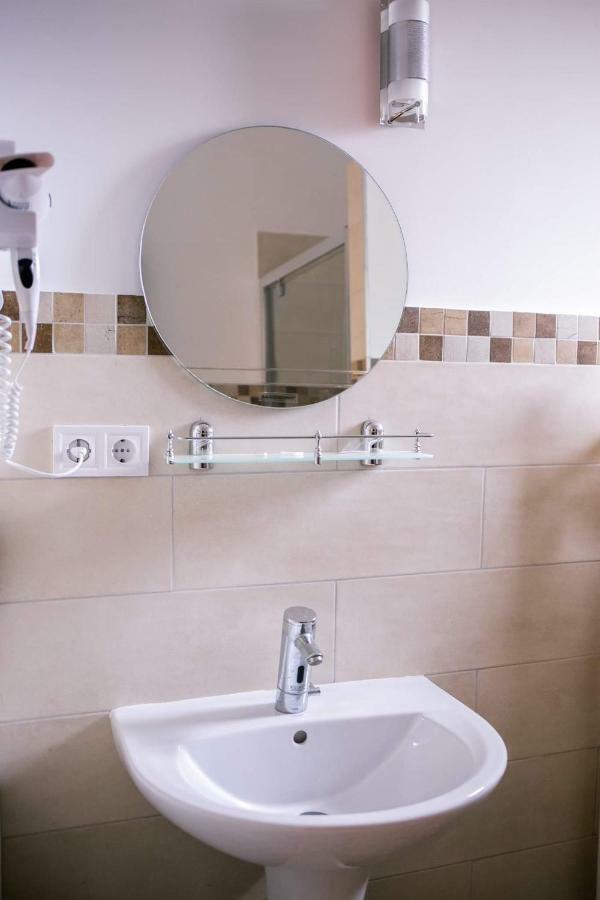 Casa Claudia Hotel Sangeorgiu de Padure Luaran gambar